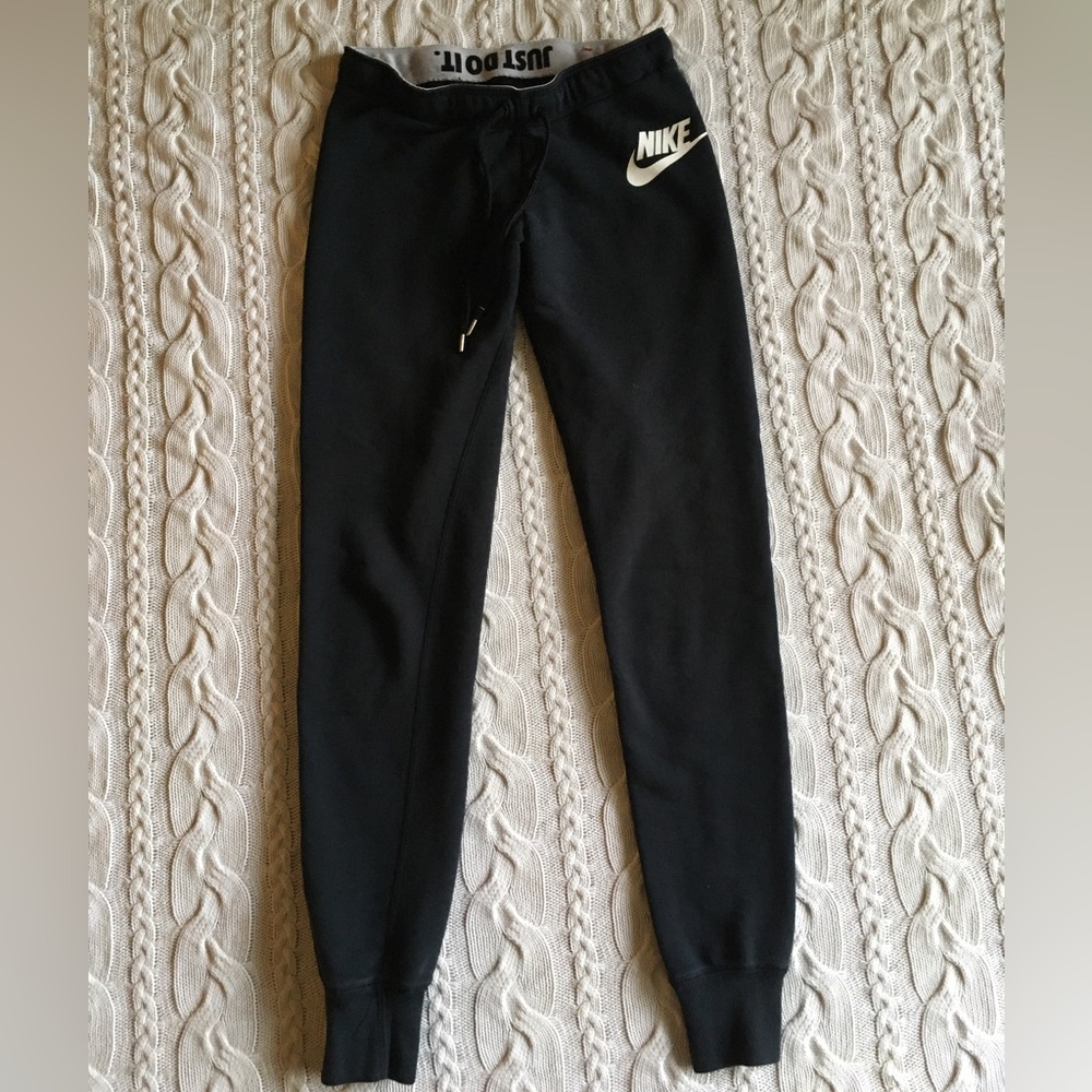 Black Nike joggers xs